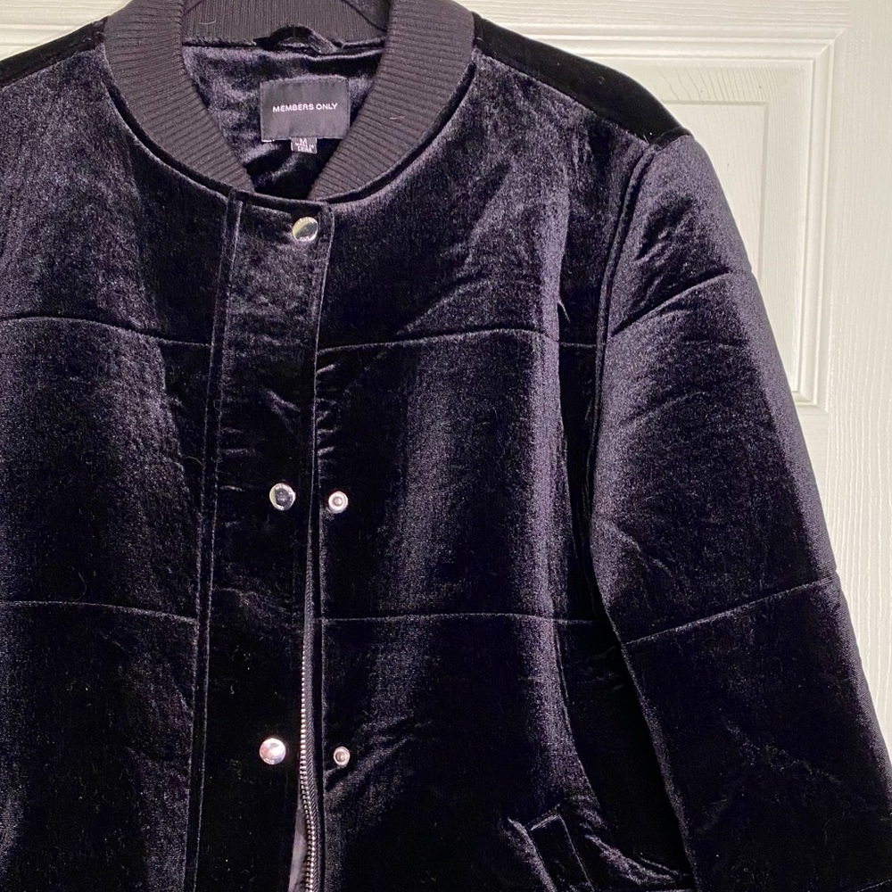 Member’s Only - Coat - Picture 3 of 3